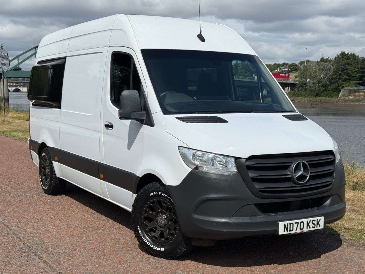 A 2021 MERCEDES-BENZ SPRINTER 2.0 315 CDI Progressive Panel Van 5dr Diesel Manual RWD L2 H2 Euro 6 (s/s) A 2021 MERCEDES-BENZ SPRINTER 2.0 315 CDI Progressive Panel Van 5dr Diesel Manual RWD L2 H2 Euro 6 (s/s)