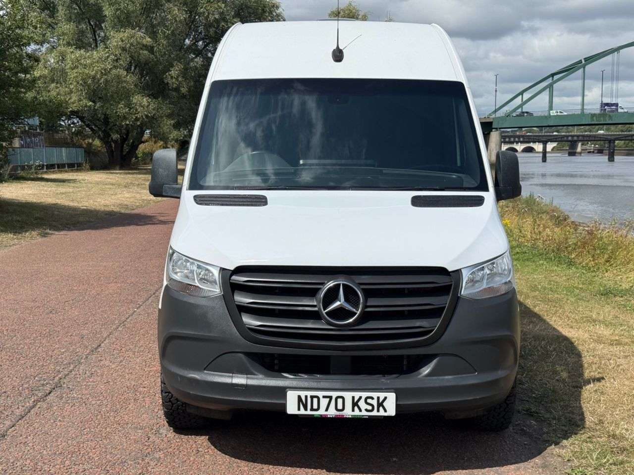 A 2021 MERCEDES-BENZ SPRINTER 2.0 315 CDI Progressive Panel Van 5dr Diesel Manual RWD L2 H2 Euro 6 (s/s) A 2021 MERCEDES-BENZ SPRINTER 2.0 315 CDI Progressive Panel Van 5dr Diesel Manual RWD L2 H2 Euro 6 (s/s)