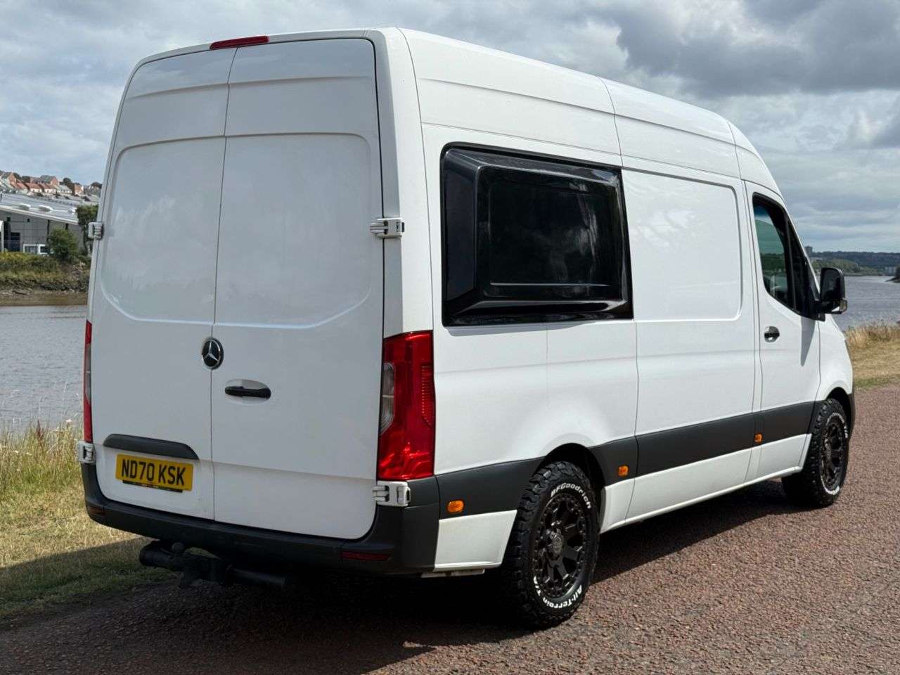 A 2021 MERCEDES-BENZ SPRINTER 2.0 315 CDI Progressive Panel Van 5dr Diesel Manual RWD L2 H2 Euro 6 (s/s) A 2021 MERCEDES-BENZ SPRINTER 2.0 315 CDI Progressive Panel Van 5dr Diesel Manual RWD L2 H2 Euro 6 (s/s)