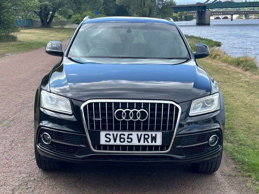 A 2015 AUDI Q5 2.0 TDI S line Plus SUV 5dr Diesel S Tronic quattro Euro 6 (s/s) (190 ps) * A 2015 AUDI Q5 2.0 TDI S line Plus SUV 5dr Diesel S Tronic quattro Euro 6 (s/s) (190 ps) *