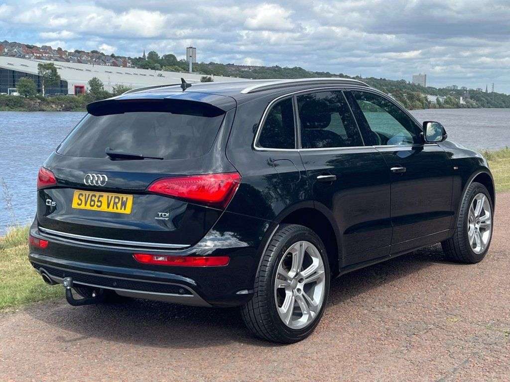 A 2015 AUDI Q5 2.0 TDI S line Plus SUV 5dr Diesel S Tronic quattro Euro 6 (s/s) (190 ps) * A 2015 AUDI Q5 2.0 TDI S line Plus SUV 5dr Diesel S Tronic quattro Euro 6 (s/s) (190 ps) *