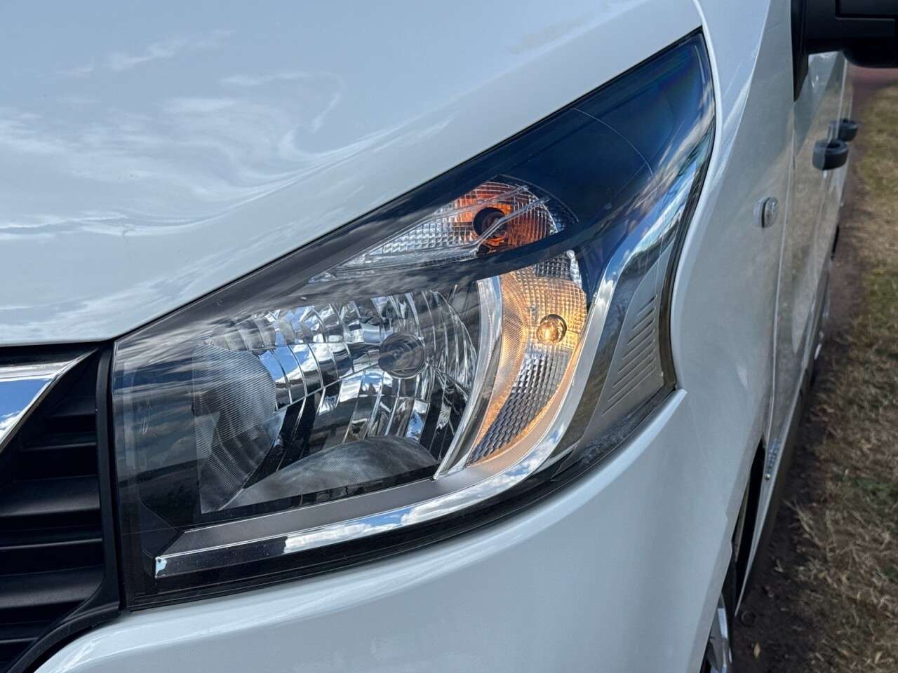 A 2019 NISSAN NV300 1.6 dCi 1.0t Acenta Crew Van Double Cab 6dr Diesel Manual L1 H1 Euro 6 (120 A 2019 NISSAN NV300 1.6 dCi 1.0t Acenta Crew Van Double Cab 6dr Diesel Manual L1 H1 Euro 6 (120