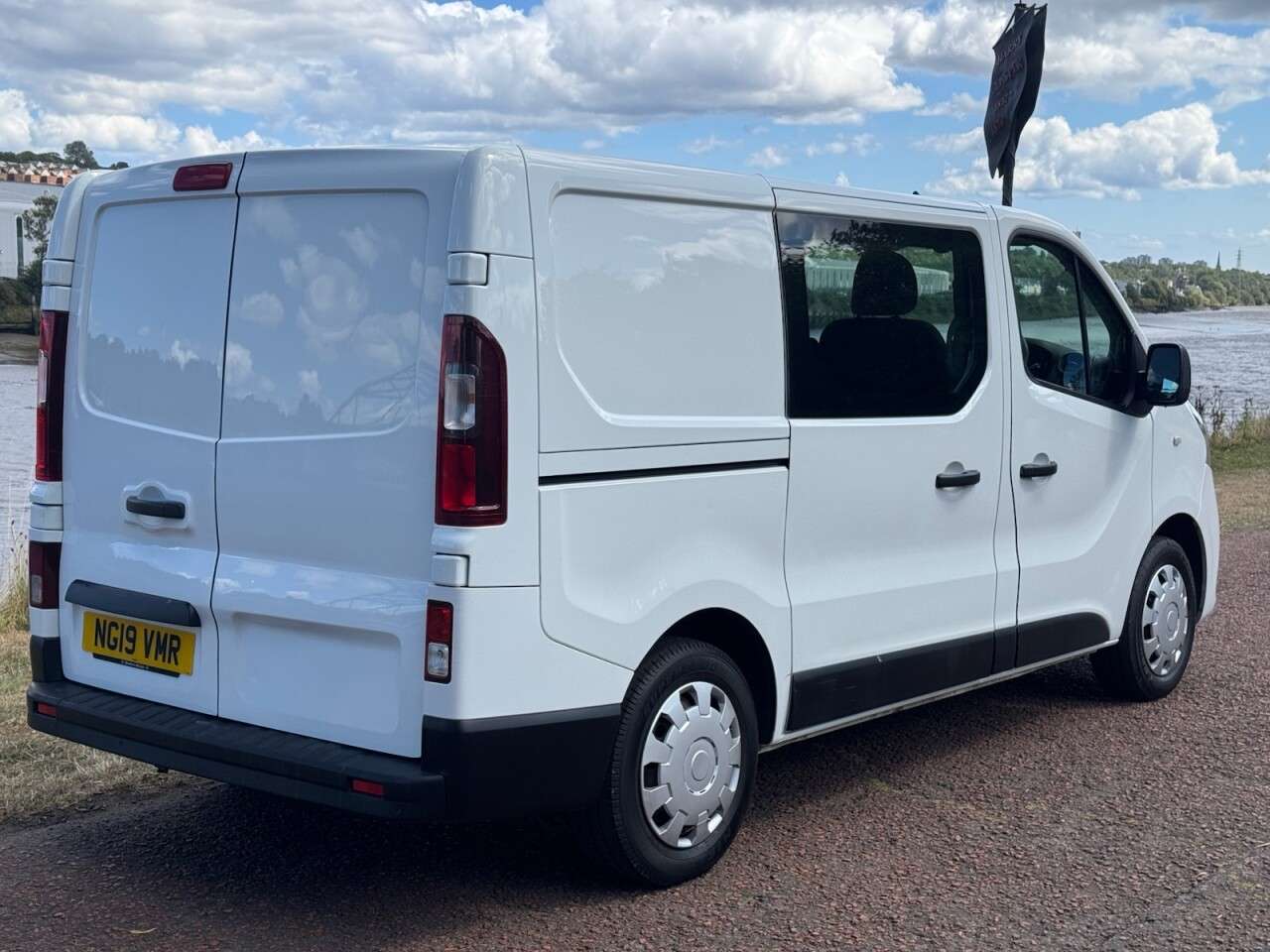 2019 NISSAN NV300 2019 NISSAN NV300
