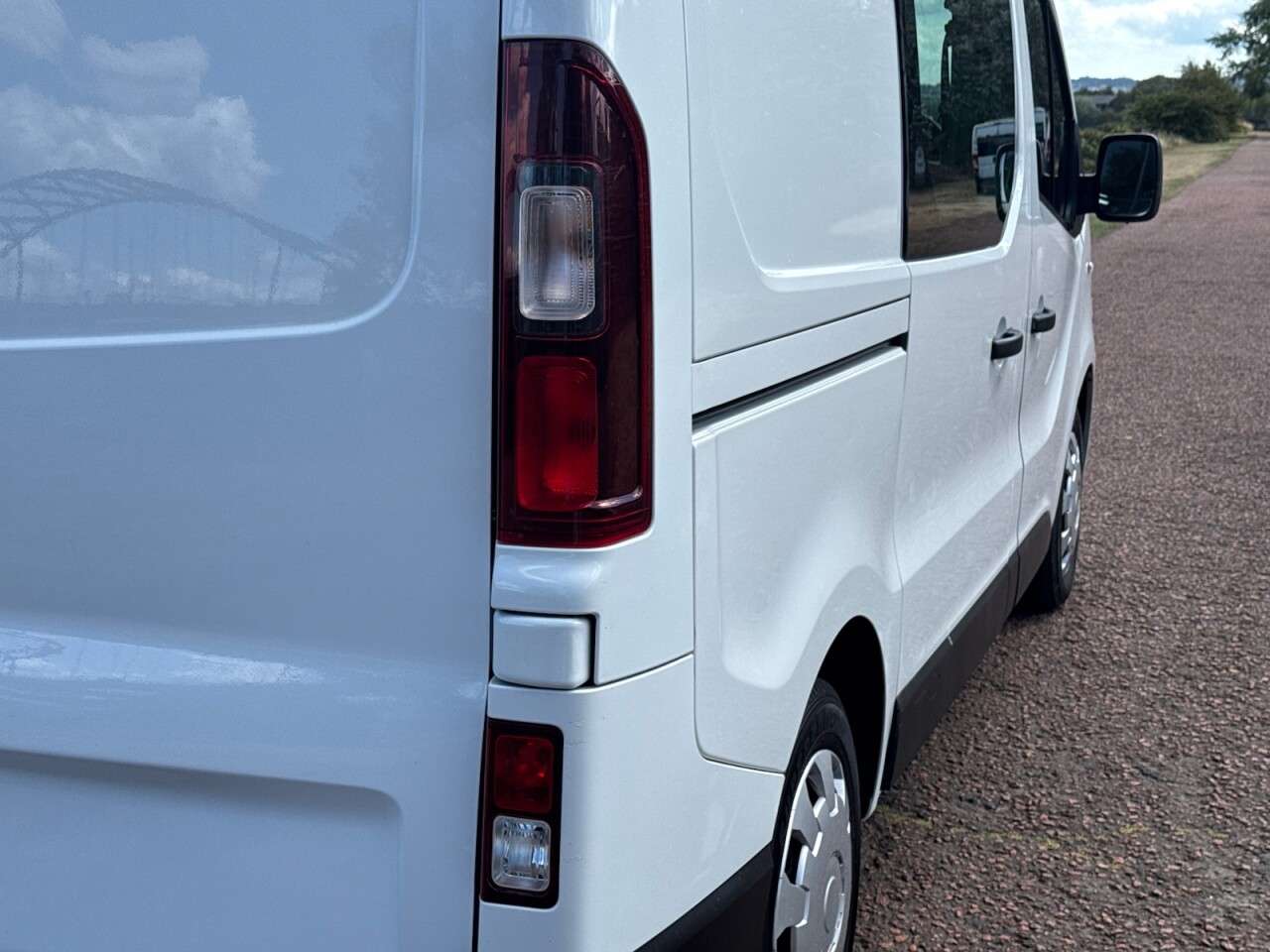2019 NISSAN NV300 2019 NISSAN NV300