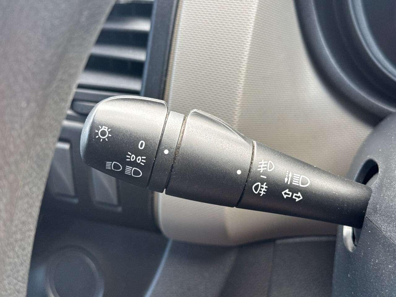 2019 NISSAN NV300 2019 NISSAN NV300
