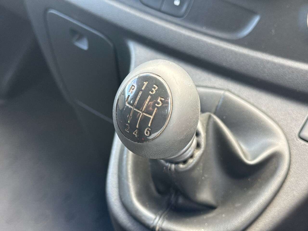 2019 NISSAN NV300 2019 NISSAN NV300