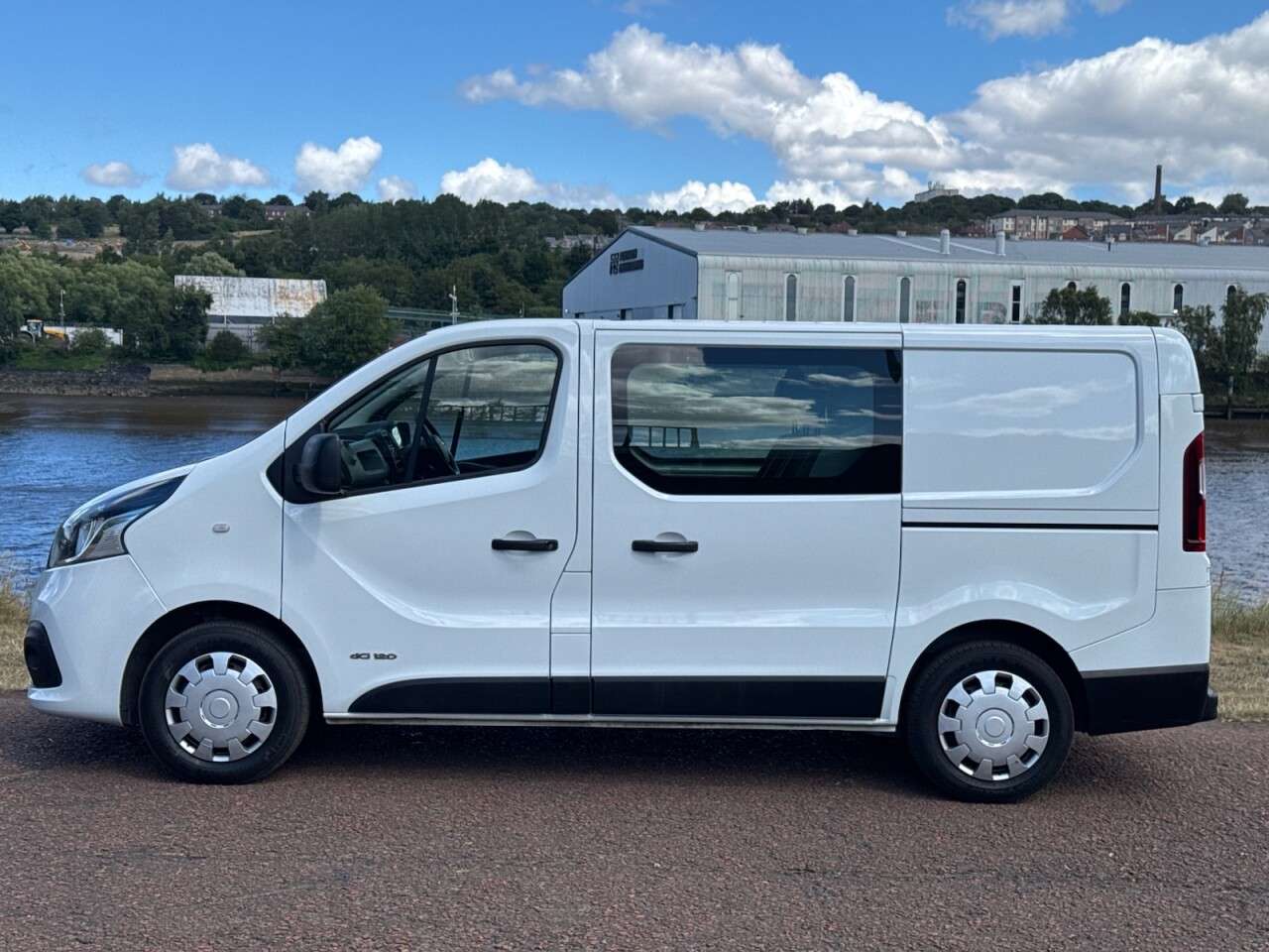 2019 NISSAN NV300 2019 NISSAN NV300