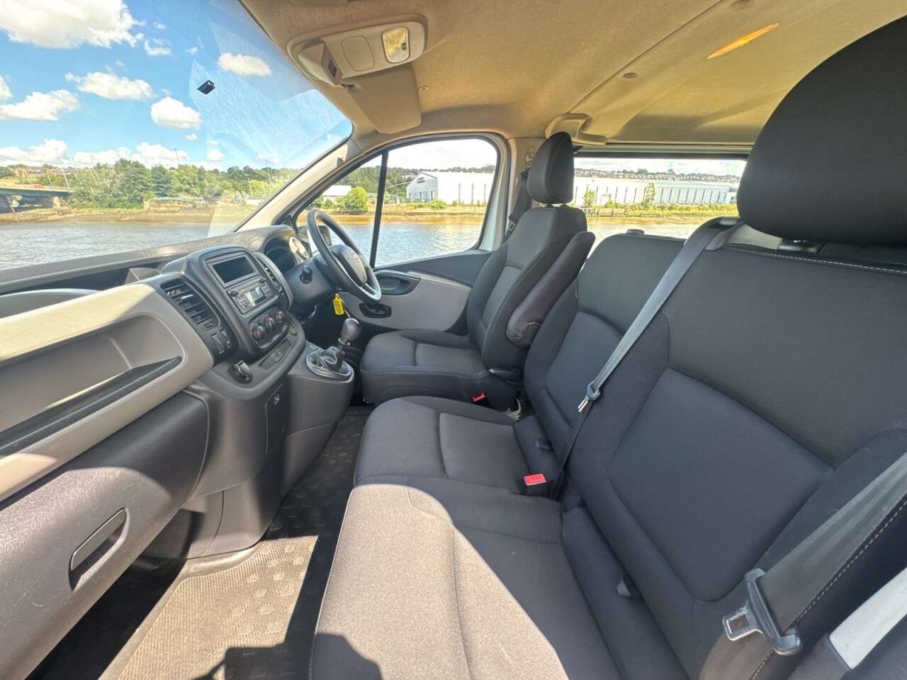 2019 NISSAN NV300 2019 NISSAN NV300