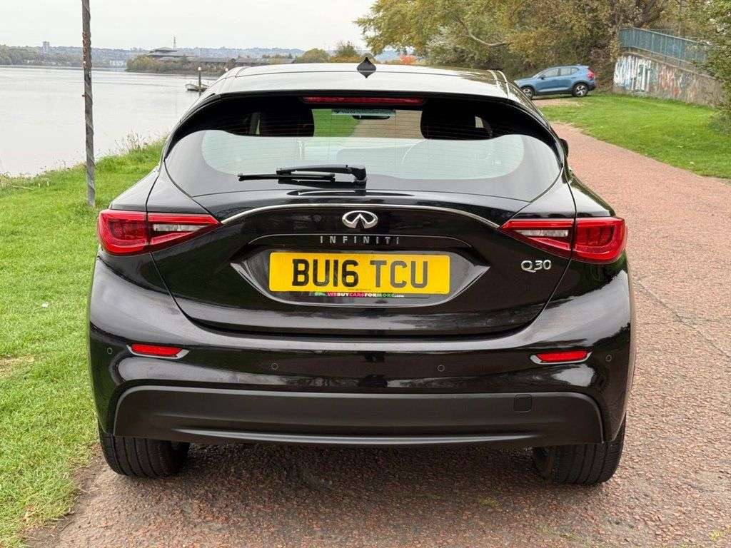 A 2016 INFINITI Q30 1.5d Business Executive Hatchback 5dr Diesel Manual Euro 6 (s/s) (109 ps) * A 2016 INFINITI Q30 1.5d Business Executive Hatchback 5dr Diesel Manual Euro 6 (s/s) (109 ps) *