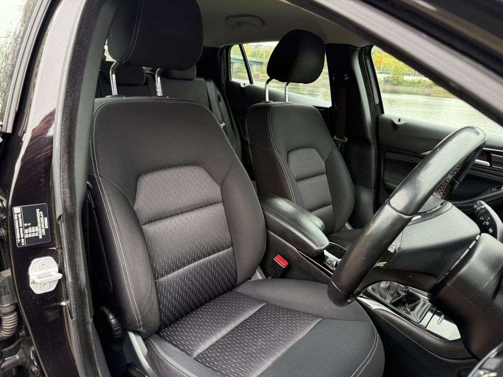 2016 INFINITI Q30 2016 INFINITI Q30