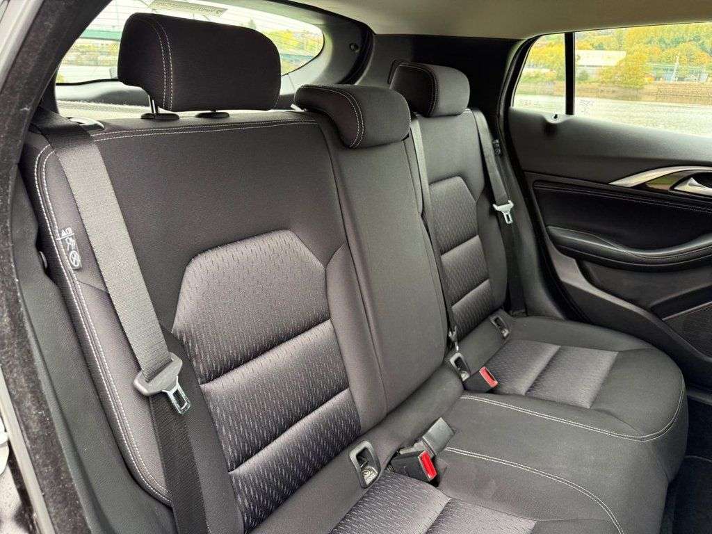 2016 INFINITI Q30 2016 INFINITI Q30