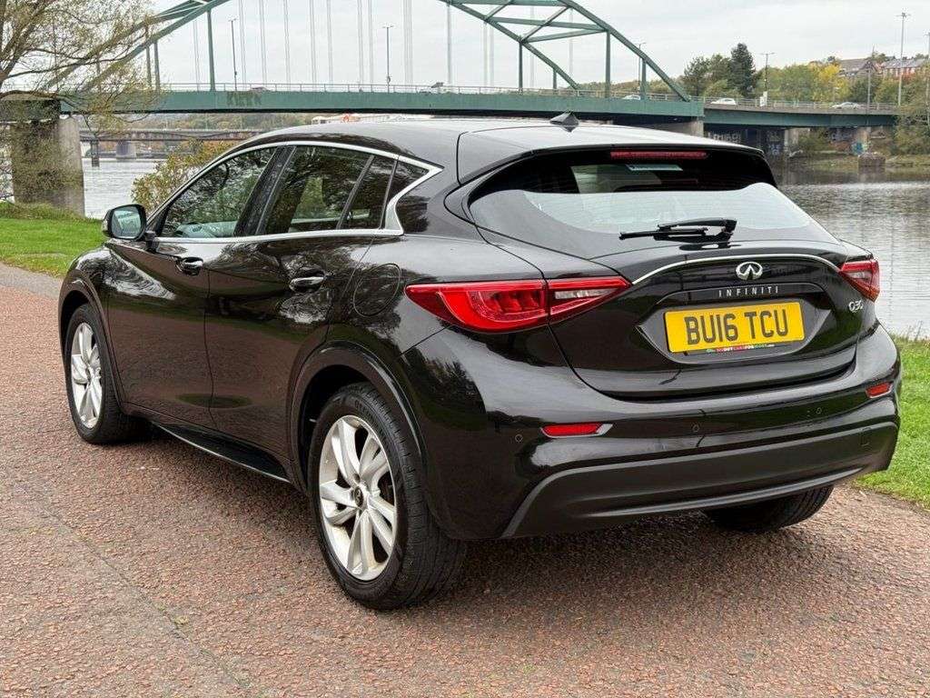 2016 INFINITI Q30 2016 INFINITI Q30