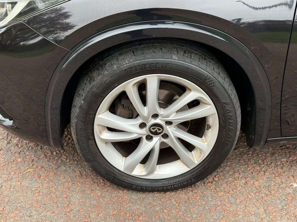 2016 INFINITI Q30 2016 INFINITI Q30