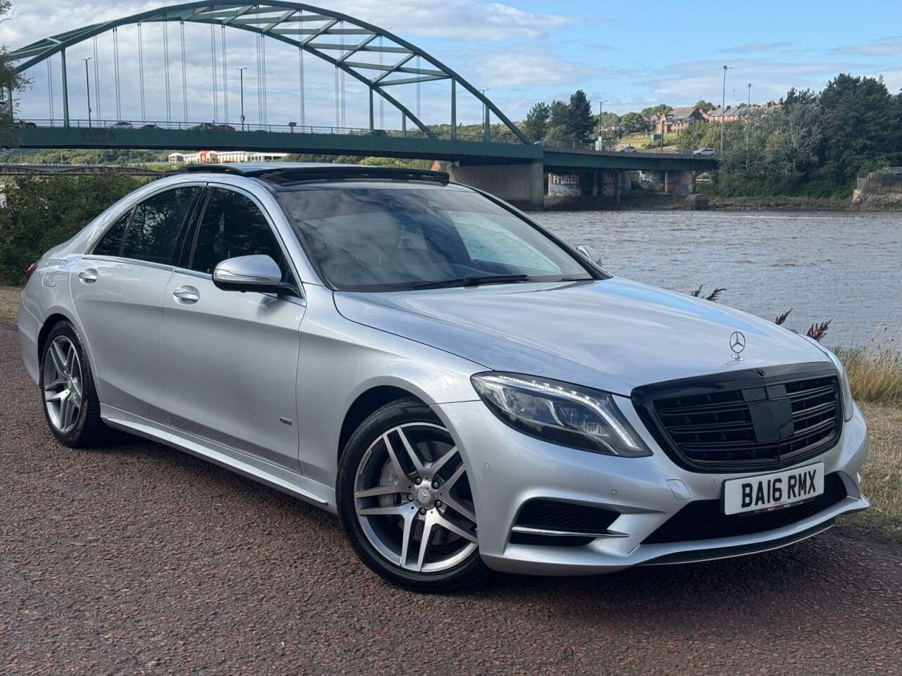 A 2016 MERCEDES-BENZ S CLASS 3.0 S350d V6 AMG Line (Executive) Saloon 4dr Diesel G-Tronic+ Euro 6 (s/s) A 2016 MERCEDES-BENZ S CLASS 3.0 S350d V6 AMG Line (Executive) Saloon 4dr Diesel G-Tronic+ Euro 6 (s/s)