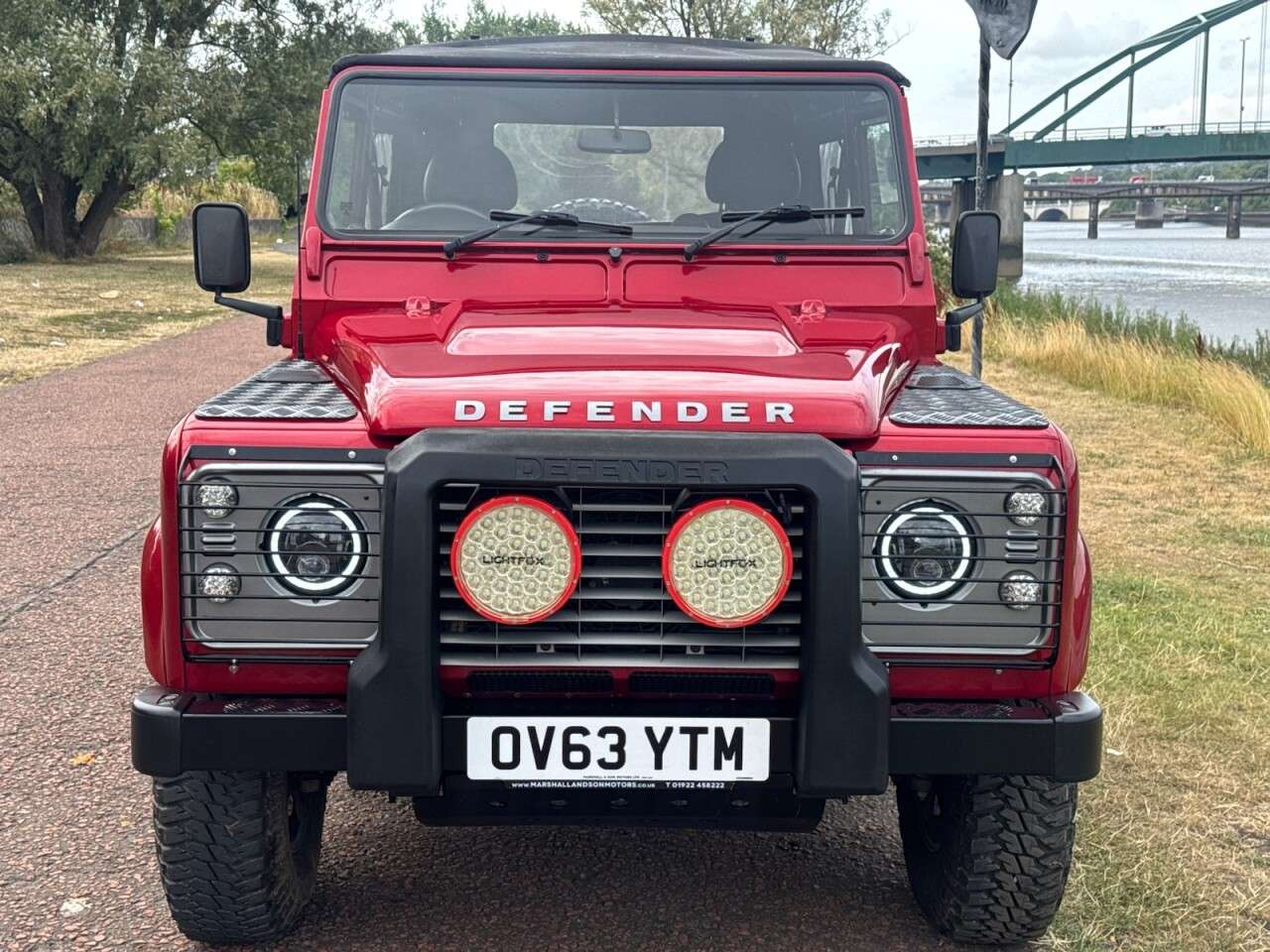A 2013 LAND ROVER DEFENDER 90 2.2 TDCi XS Hard Top SUV 3dr Diesel Manual 4WD SWB Euro 5 (122 ps) **STUNNI A 2013 LAND ROVER DEFENDER 90 2.2 TDCi XS Hard Top SUV 3dr Diesel Manual 4WD SWB Euro 5 (122 ps) **STUNNI