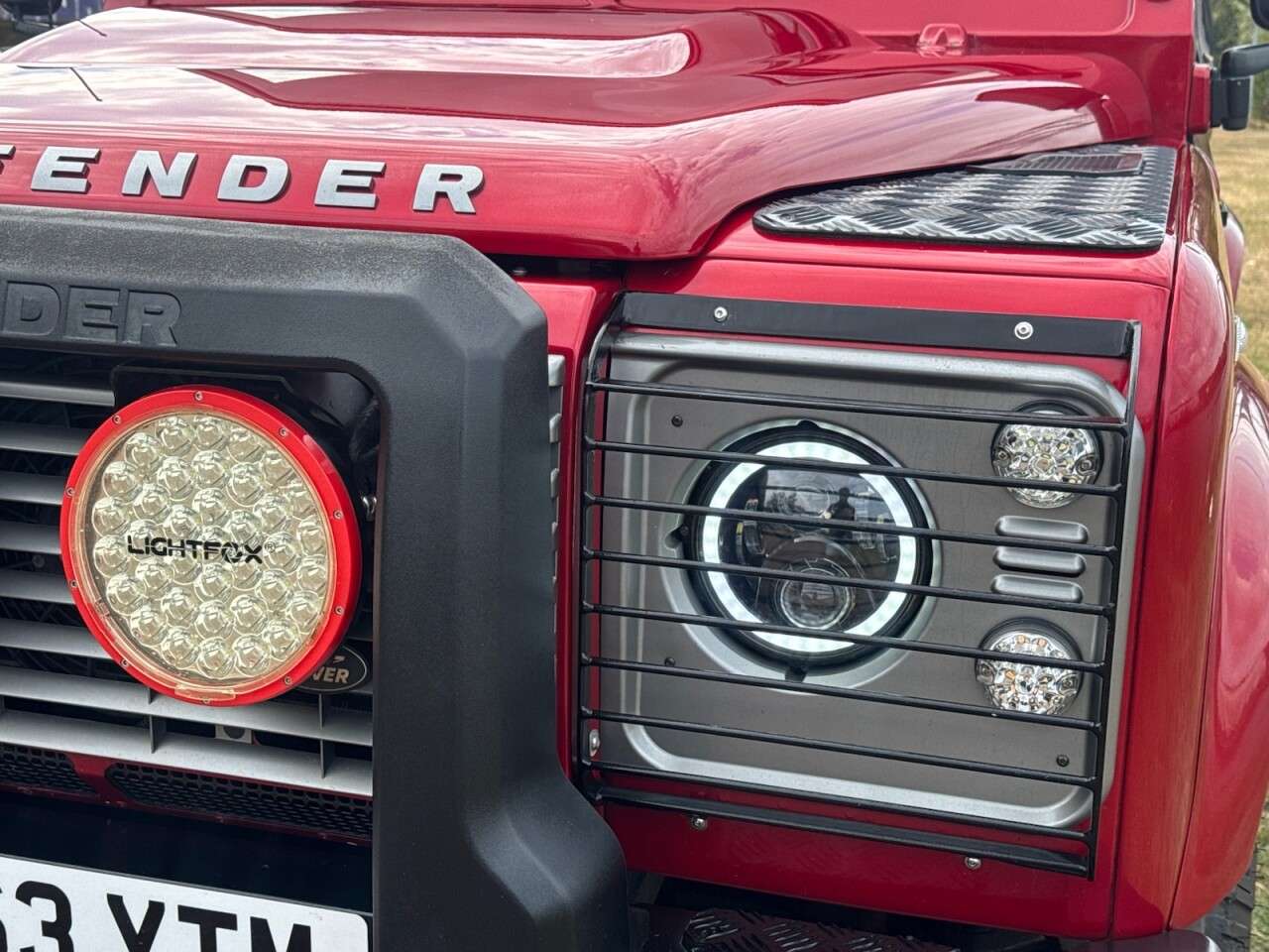 A 2013 LAND ROVER DEFENDER 90 2.2 TDCi XS Hard Top SUV 3dr Diesel Manual 4WD SWB Euro 5 (122 ps) **STUNNI A 2013 LAND ROVER DEFENDER 90 2.2 TDCi XS Hard Top SUV 3dr Diesel Manual 4WD SWB Euro 5 (122 ps) **STUNNI