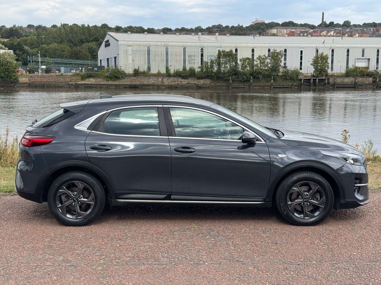 A 2021 KIA XCEED 1.0 T-GDi 2 SUV 5dr Petrol Manual Euro 6 (s/s) (118 bhp) DIAMOND CUT ALLOYS A 2021 KIA XCEED 1.0 T-GDi 2 SUV 5dr Petrol Manual Euro 6 (s/s) (118 bhp) DIAMOND CUT ALLOYS