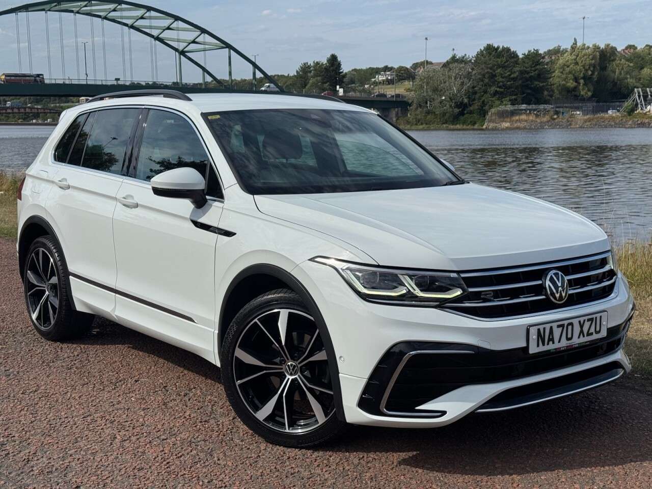 A 2021 VOLKSWAGEN TIGUAN 1.5 TSI R-Line SUV 5dr Petrol DSG Euro 6 (s/s) (150 ps) **FULL LEATHER HEAT A 2021 VOLKSWAGEN TIGUAN 1.5 TSI R-Line SUV 5dr Petrol DSG Euro 6 (s/s) (150 ps) **FULL LEATHER HEAT