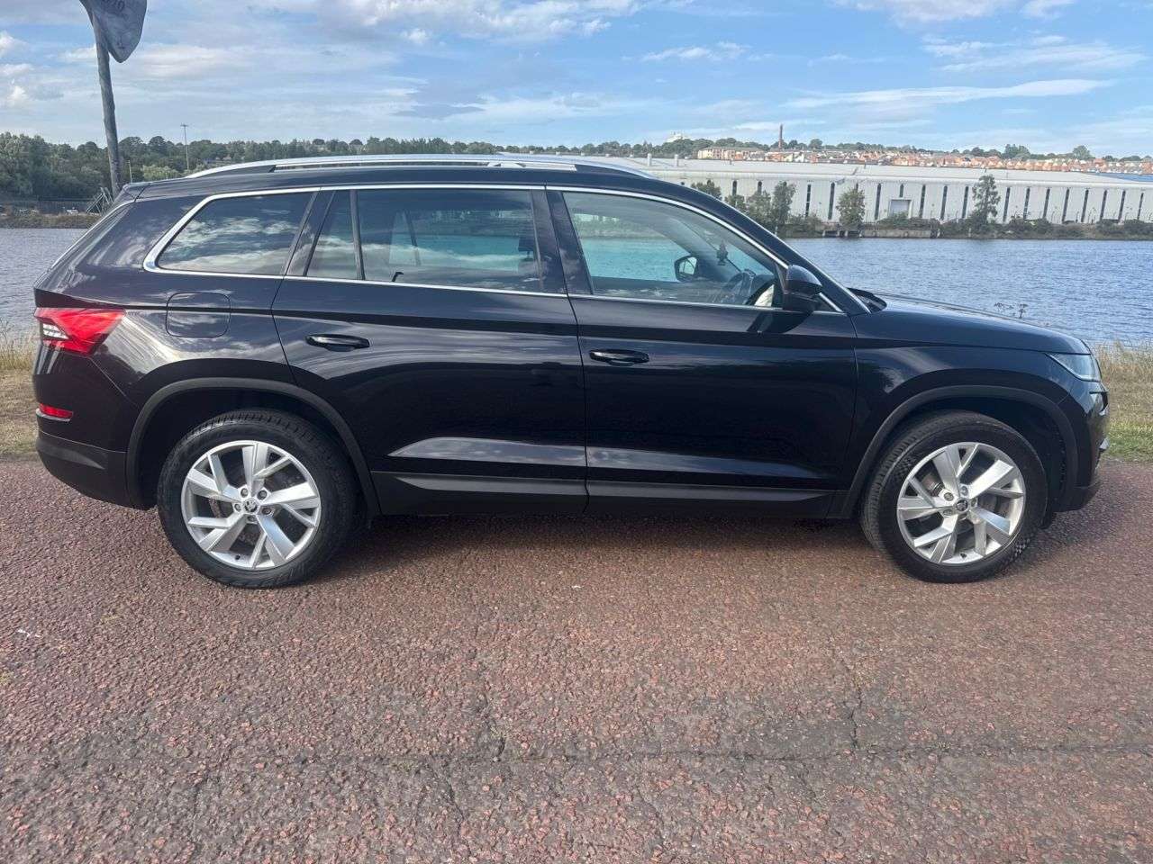 A 2018 SKODA KODIAQ 2.0 TDI Edition SUV 5dr Diesel DSG 4WD Euro 6 (s/s) (7 Seat) (150 ps) **CRU A 2018 SKODA KODIAQ 2.0 TDI Edition SUV 5dr Diesel DSG 4WD Euro 6 (s/s) (7 Seat) (150 ps) **CRU