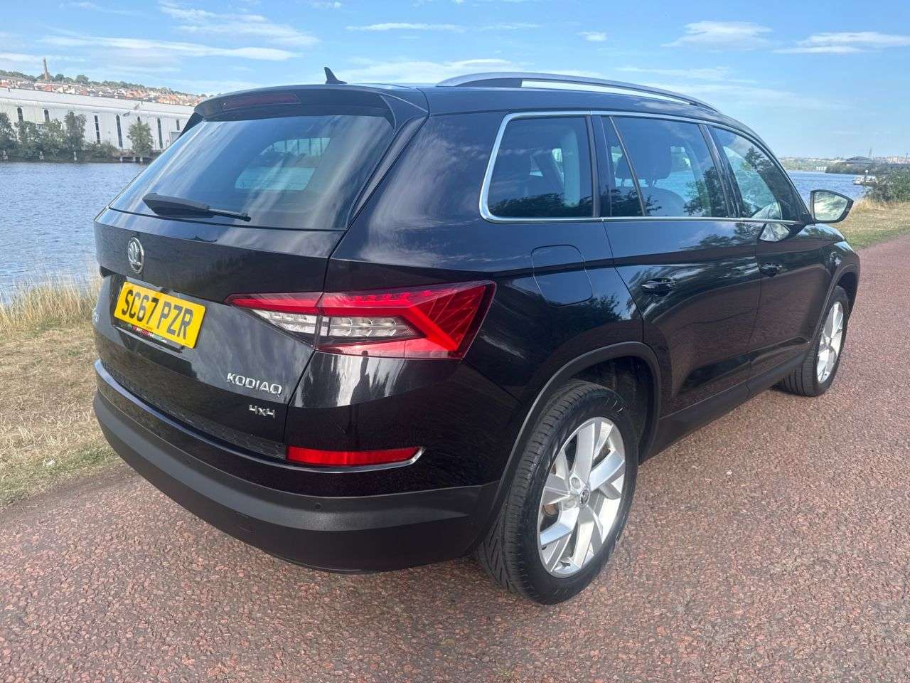 A 2018 SKODA KODIAQ 2.0 TDI Edition SUV 5dr Diesel DSG 4WD Euro 6 (s/s) (7 Seat) (150 ps) **CRU A 2018 SKODA KODIAQ 2.0 TDI Edition SUV 5dr Diesel DSG 4WD Euro 6 (s/s) (7 Seat) (150 ps) **CRU