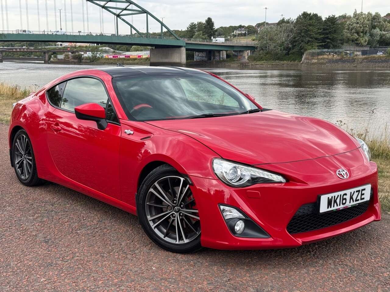 A 2016 TOYOTA GT86 2.0 Boxer D-4S Coupe 2dr Petrol Manual Euro 6 (200 ps) **UPGRADED MUSIC SYS A 2016 TOYOTA GT86 2.0 Boxer D-4S Coupe 2dr Petrol Manual Euro 6 (200 ps) **UPGRADED MUSIC SYS