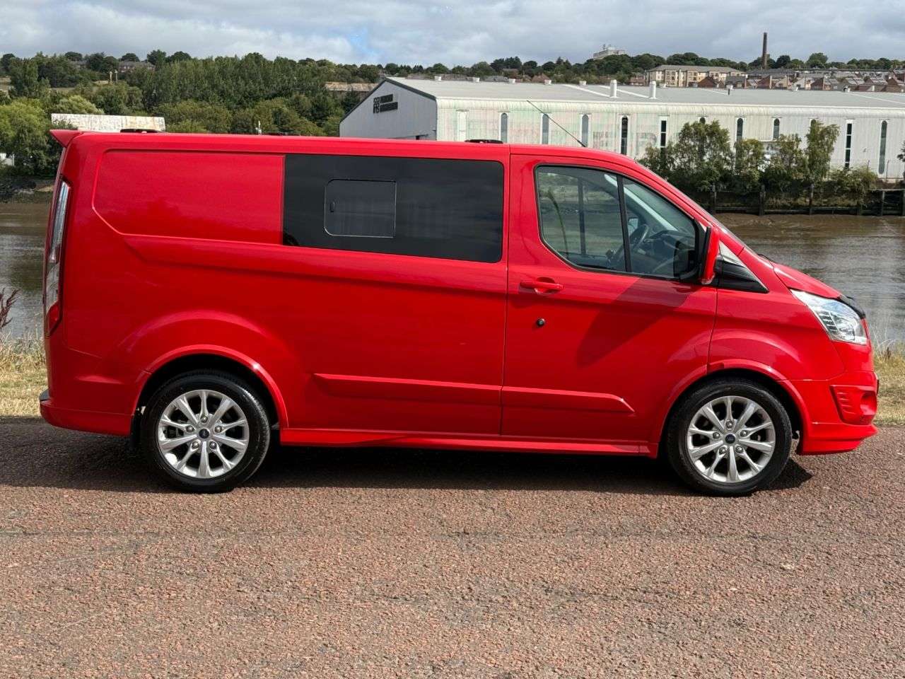 A 2015 FORD TRANSIT CUSTOM 2.2 TDCi 290 Sport Panel Van 5dr Diesel Manual L1 H1 (186 g/km, 153 bhp) ** A 2015 FORD TRANSIT CUSTOM 2.2 TDCi 290 Sport Panel Van 5dr Diesel Manual L1 H1 (186 g/km, 153 bhp) **