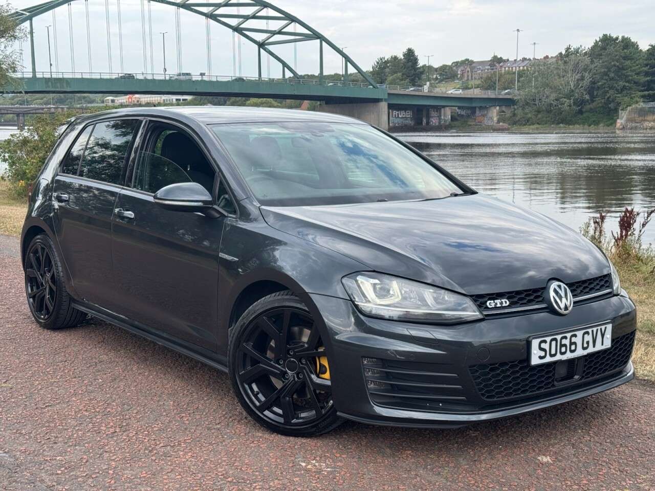 A 2016 VOLKSWAGEN GOLF 2.0 TDI BlueMotion Tech GTD Hatchback 5dr Diesel DSG Euro 6 (s/s) (184 ps) A 2016 VOLKSWAGEN GOLF 2.0 TDI BlueMotion Tech GTD Hatchback 5dr Diesel DSG Euro 6 (s/s) (184 ps)