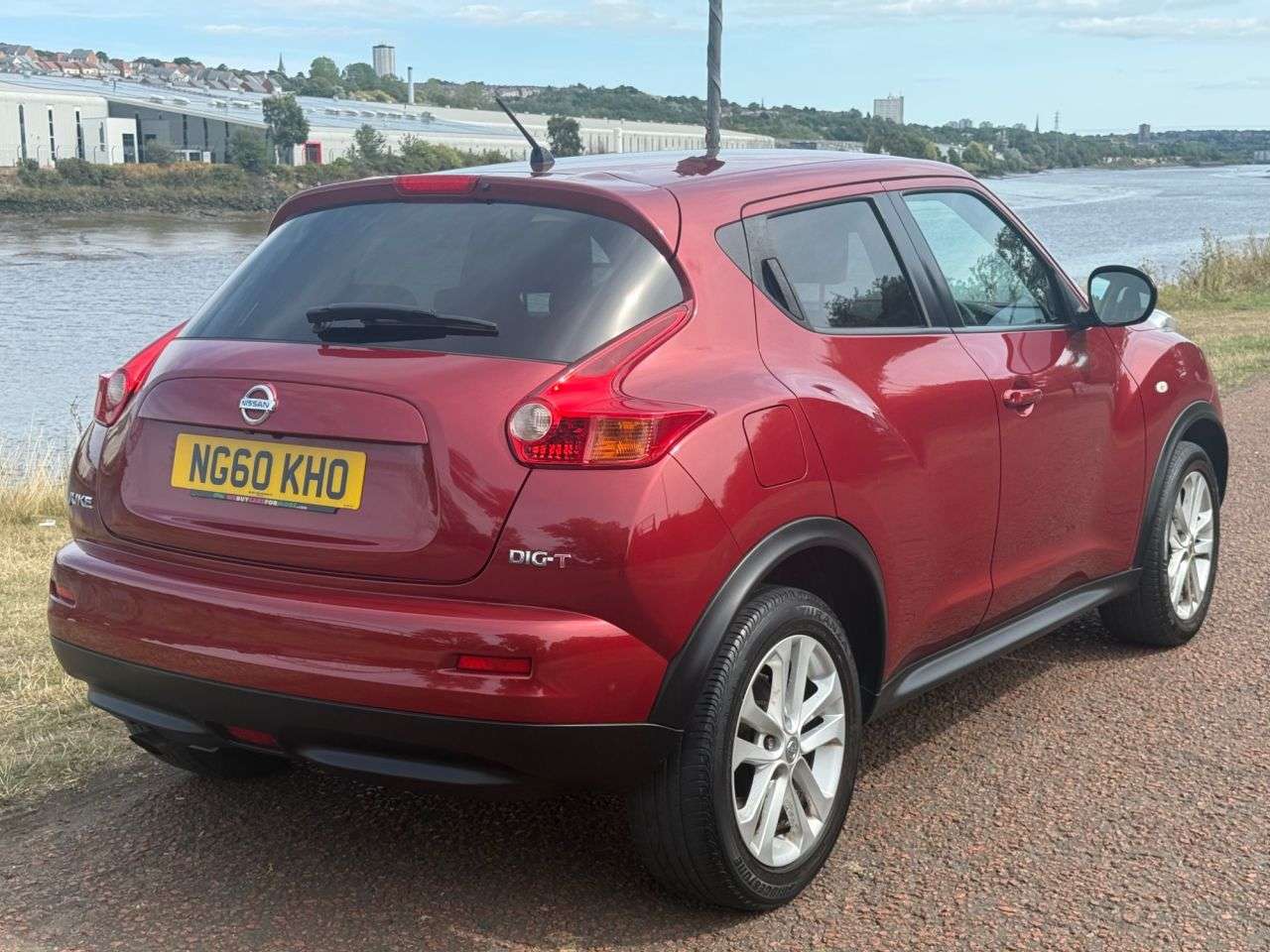 A 2011 NISSAN JUKE 1.6 DIG-T Acenta Sport SUV 5dr Petrol Manual Euro 5 (190 ps) 15 STAMPS IN T A 2011 NISSAN JUKE 1.6 DIG-T Acenta Sport SUV 5dr Petrol Manual Euro 5 (190 ps) 15 STAMPS IN T
