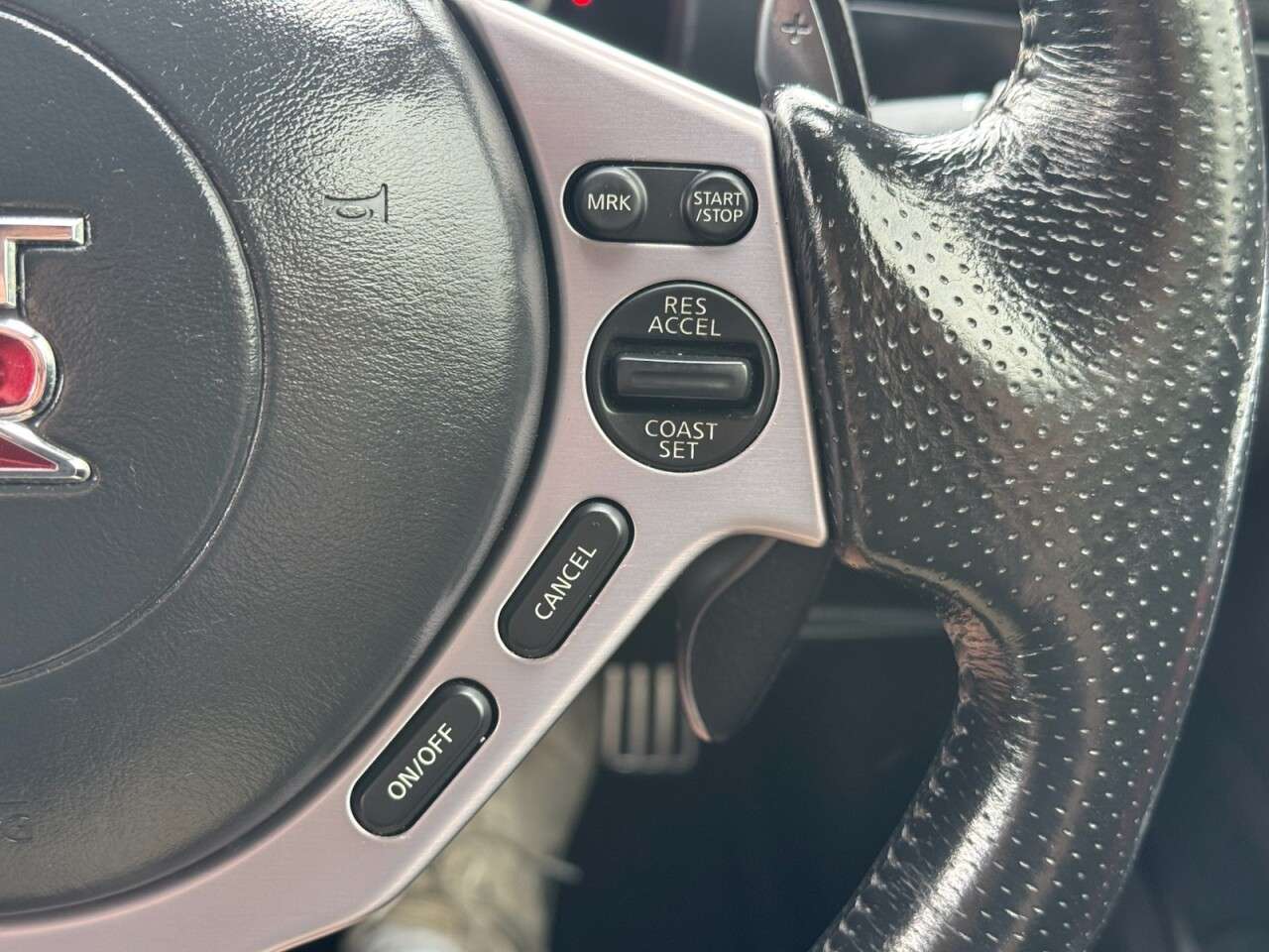 2009 NISSAN GT-R 2009 NISSAN GT-R