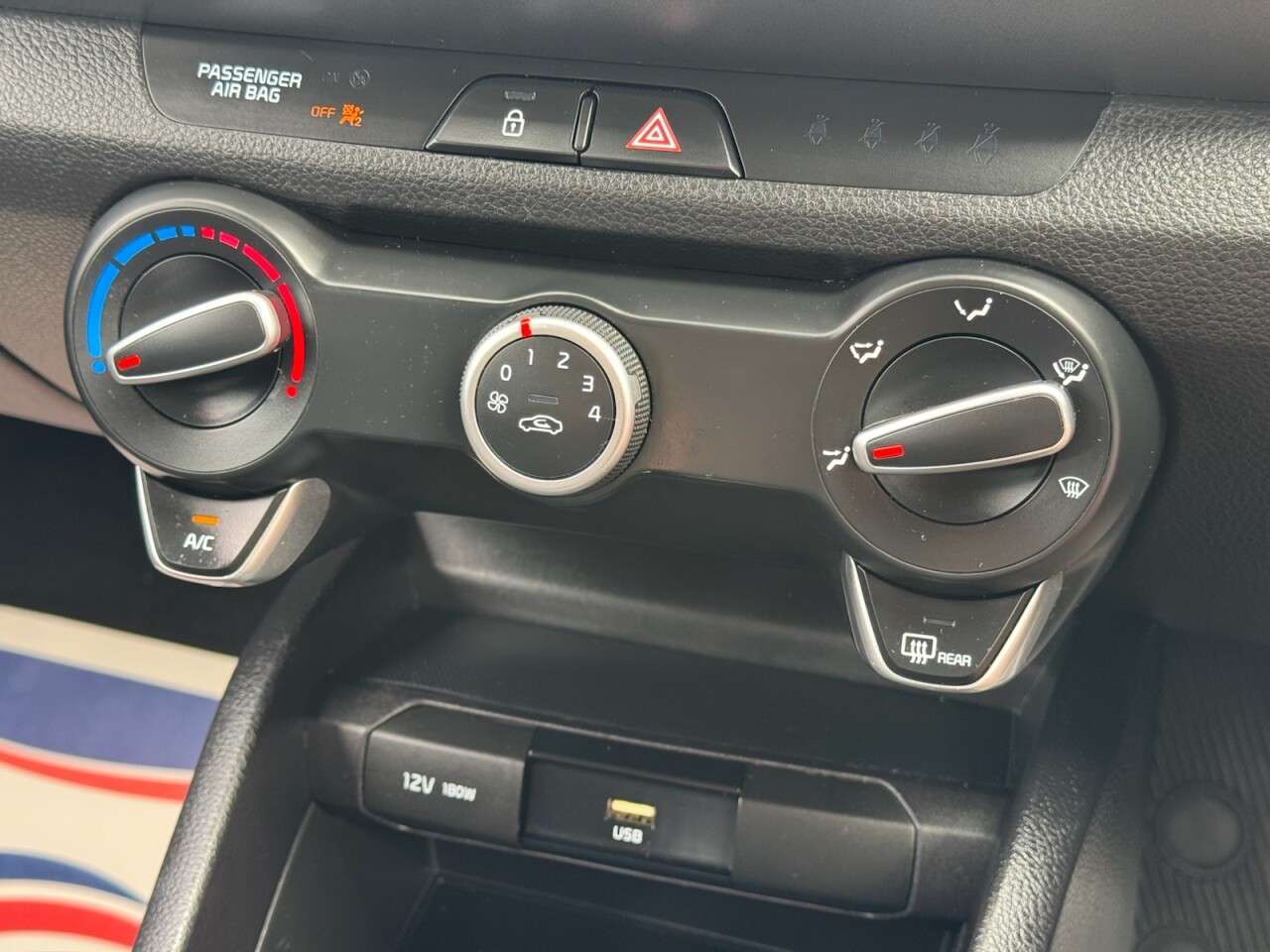 2020 KIA STONIC 2020 KIA STONIC