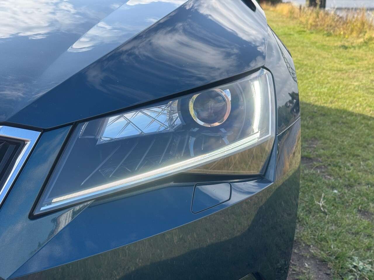 A 2017 SKODA SUPERB 2.0 TDI SE L Executive Hatchback 5dr Diesel DSG Euro 6 (s/s) (150 ps) FULL A 2017 SKODA SUPERB 2.0 TDI SE L Executive Hatchback 5dr Diesel DSG Euro 6 (s/s) (150 ps) FULL