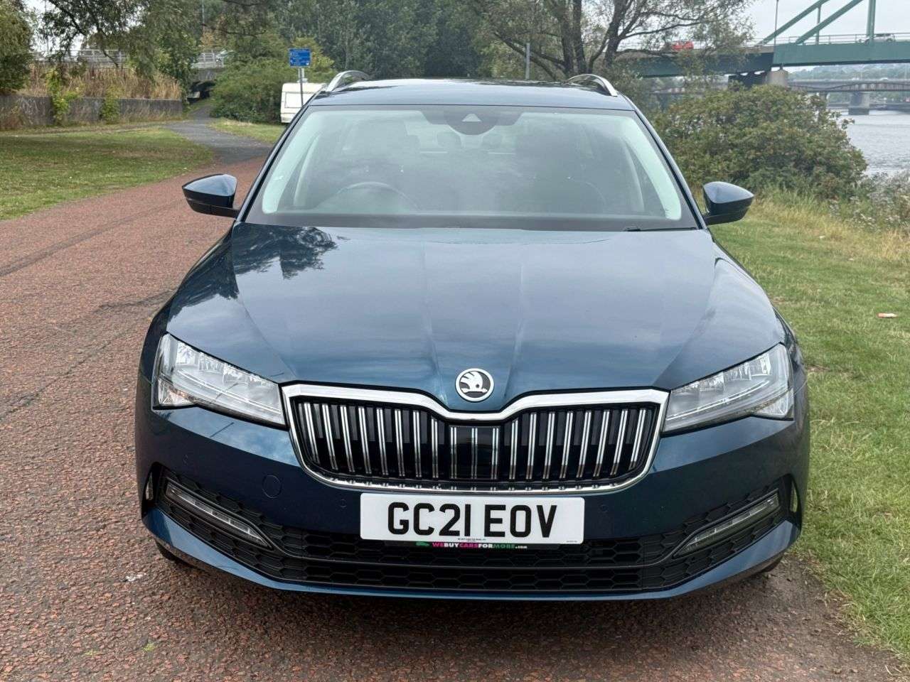 A 2021 SKODA SUPERB 2.0 TDI SE Technology Estate 5dr Diesel DSG Euro 6 (s/s) (122 ps) ***APPLE A 2021 SKODA SUPERB 2.0 TDI SE Technology Estate 5dr Diesel DSG Euro 6 (s/s) (122 ps) ***APPLE