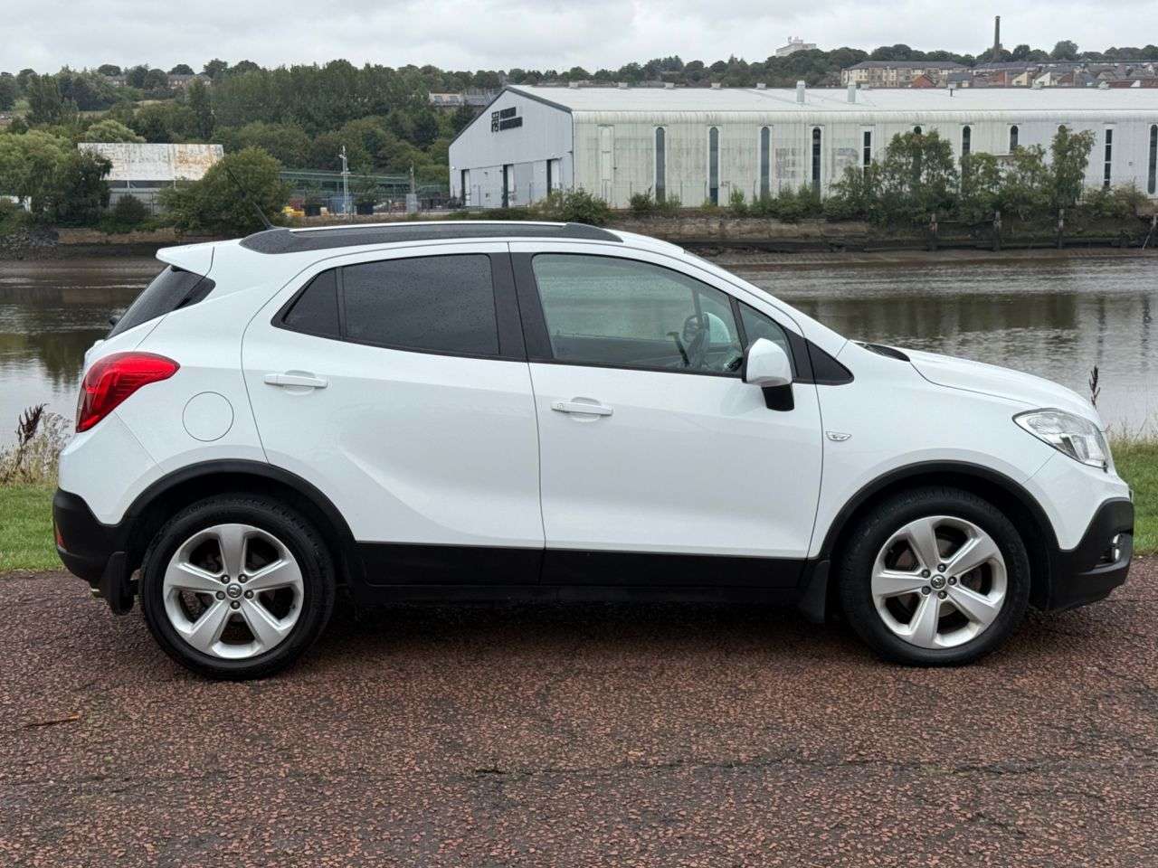 A 2014 VAUXHALL MOKKA 1.7 CDTi Exclusiv SUV 5dr Diesel Manual 4WD Euro 5 (s/s) (130 ps) **FRONT A A 2014 VAUXHALL MOKKA 1.7 CDTi Exclusiv SUV 5dr Diesel Manual 4WD Euro 5 (s/s) (130 ps) **FRONT A