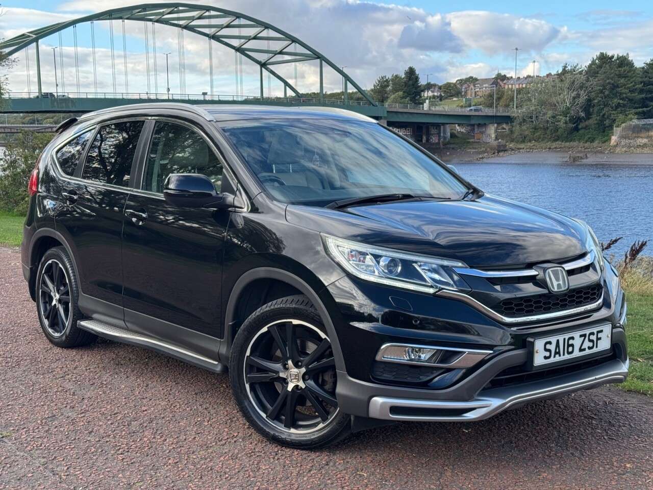 A 2016 HONDA CR-V 1.6 i-DTEC EX SUV 5dr Diesel Manual 4WD Euro 6 (s/s) (160 ps) GREAT SPEC A 2016 HONDA CR-V 1.6 i-DTEC EX SUV 5dr Diesel Manual 4WD Euro 6 (s/s) (160 ps) GREAT SPEC