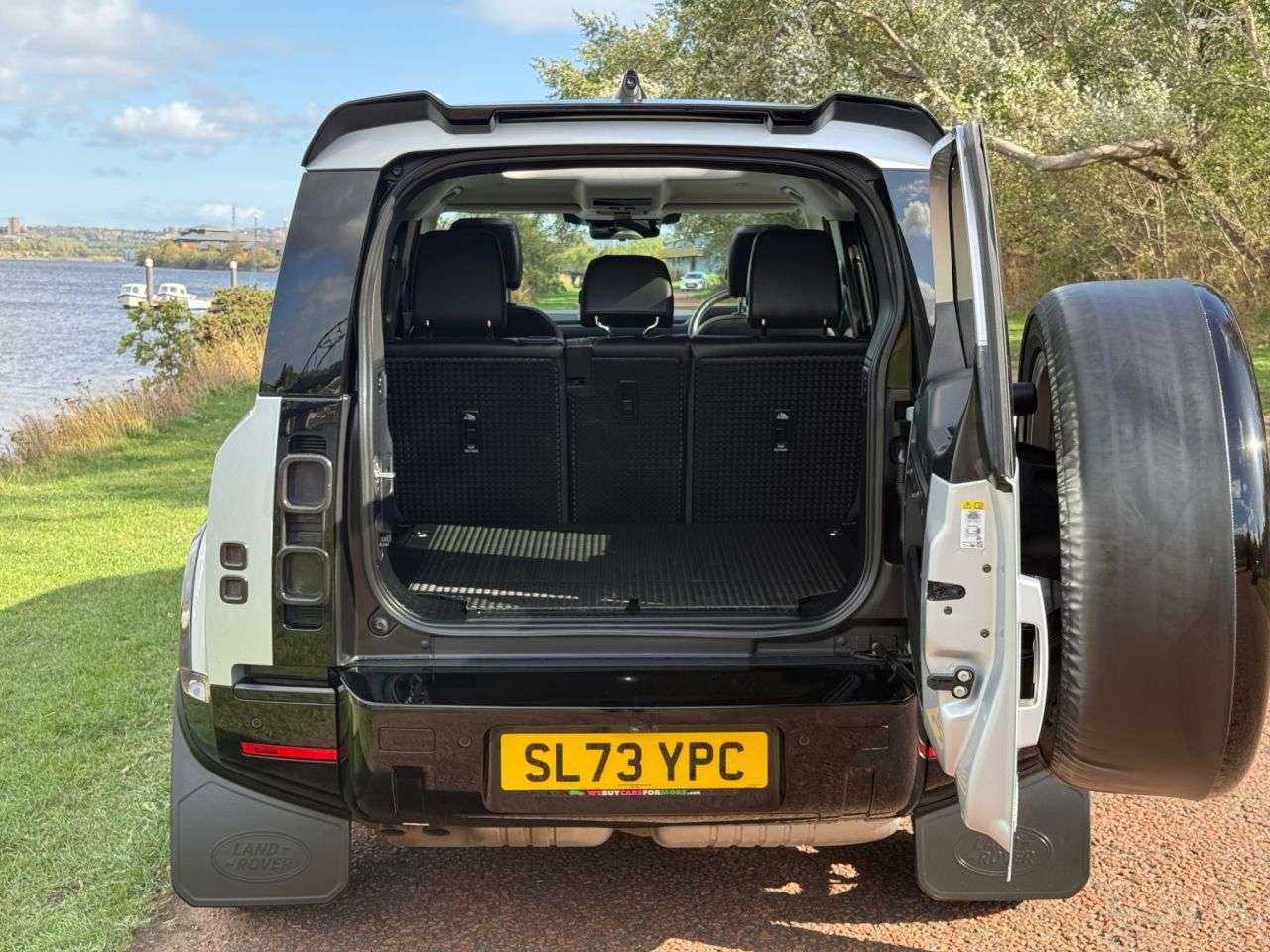 2024 LAND ROVER DEFENDER 110 2024 LAND ROVER DEFENDER 110