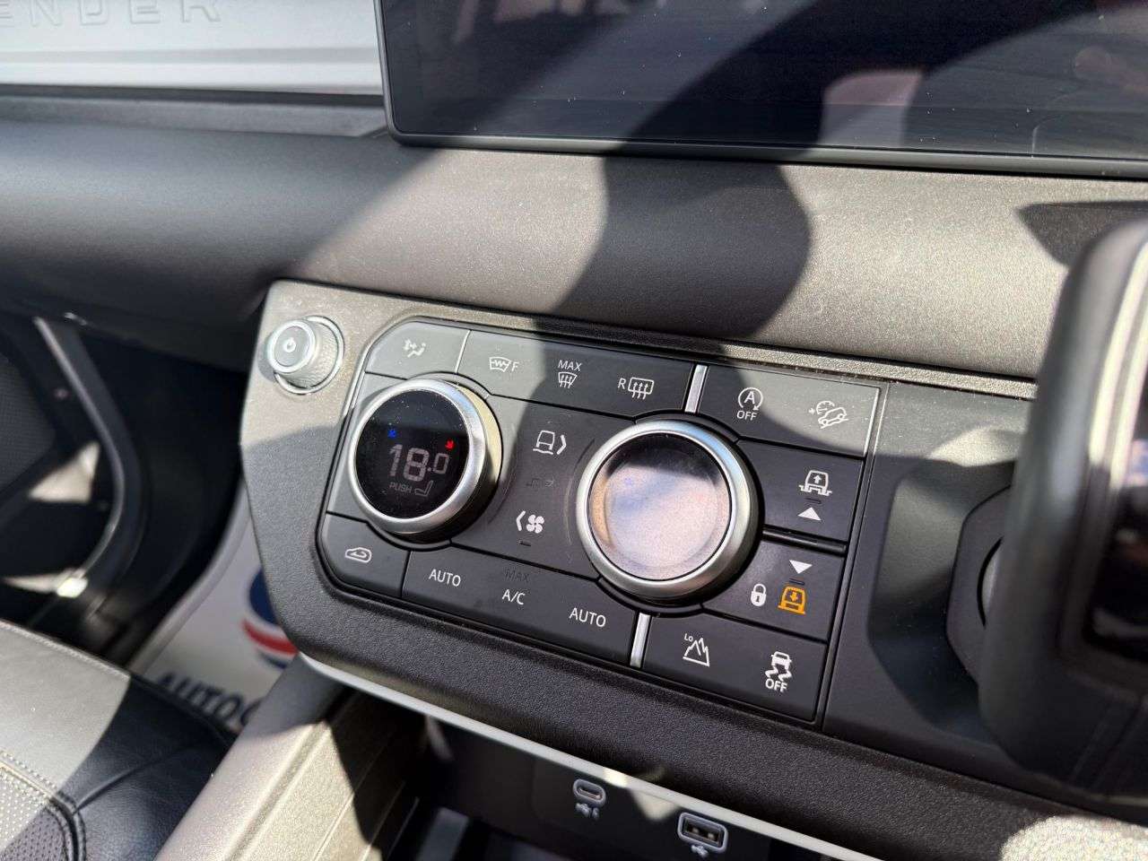 2024 LAND ROVER DEFENDER 110 2024 LAND ROVER DEFENDER 110