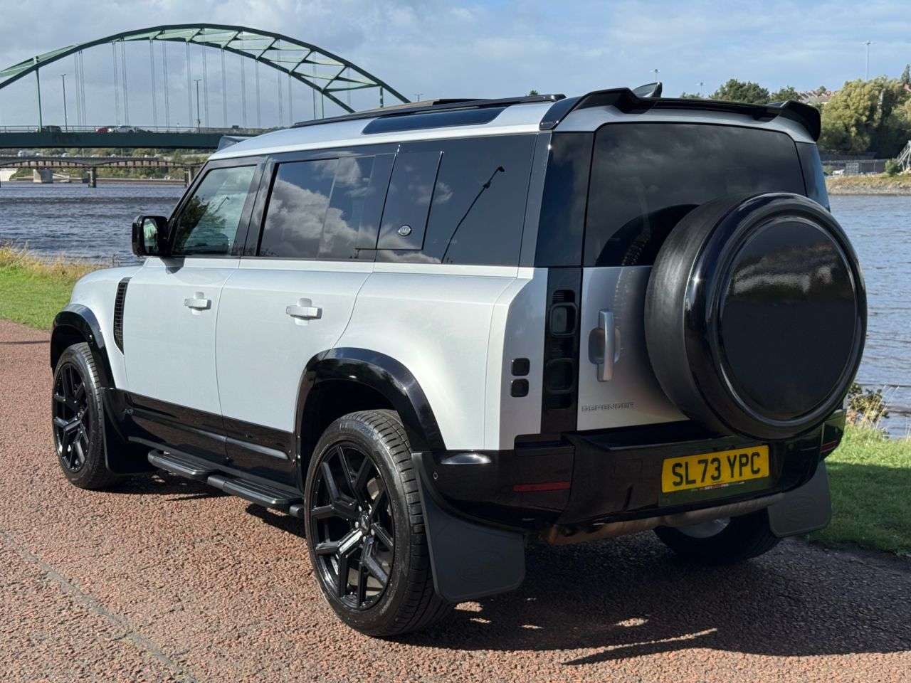 2024 LAND ROVER DEFENDER 110 2024 LAND ROVER DEFENDER 110