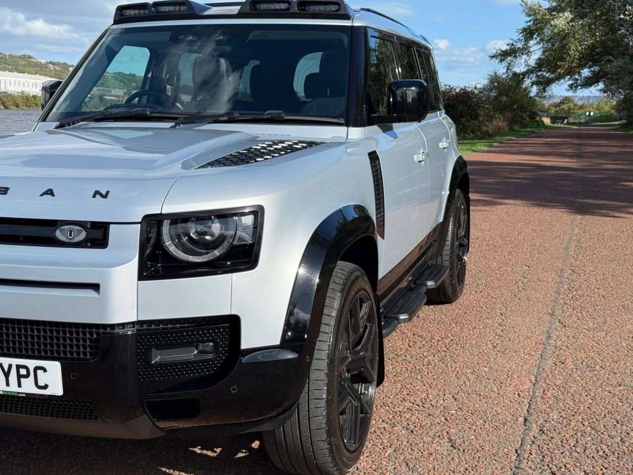 2024 LAND ROVER DEFENDER 110 2024 LAND ROVER DEFENDER 110