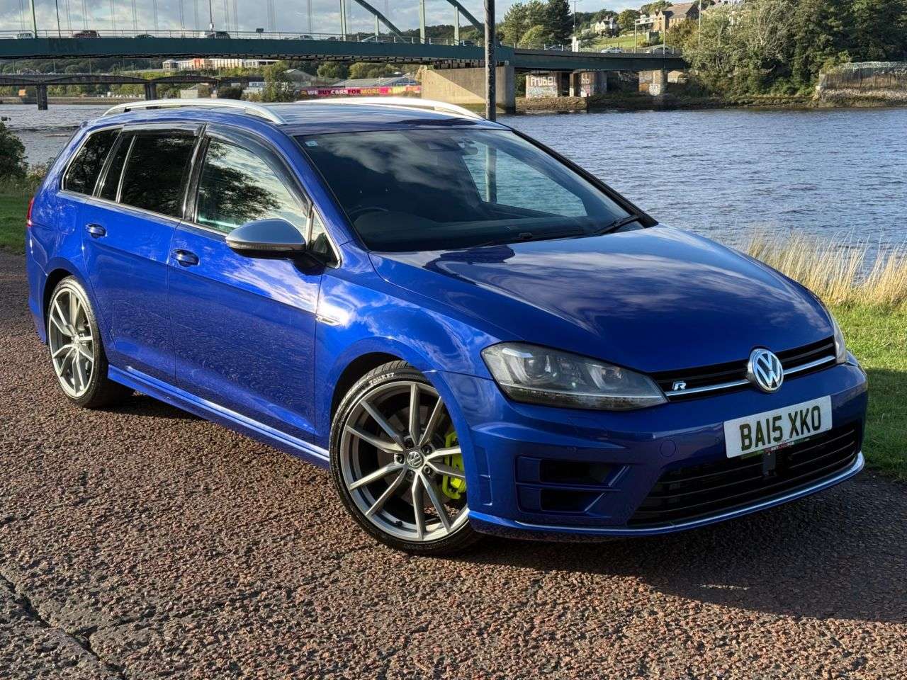 A 2015 VOLKSWAGEN GOLF 2.0 DSG GOLF R 300 BHP ESTATE FULL LEATHER INTERIOR A 2015 VOLKSWAGEN GOLF 2.0 DSG GOLF R 300 BHP ESTATE FULL LEATHER INTERIOR