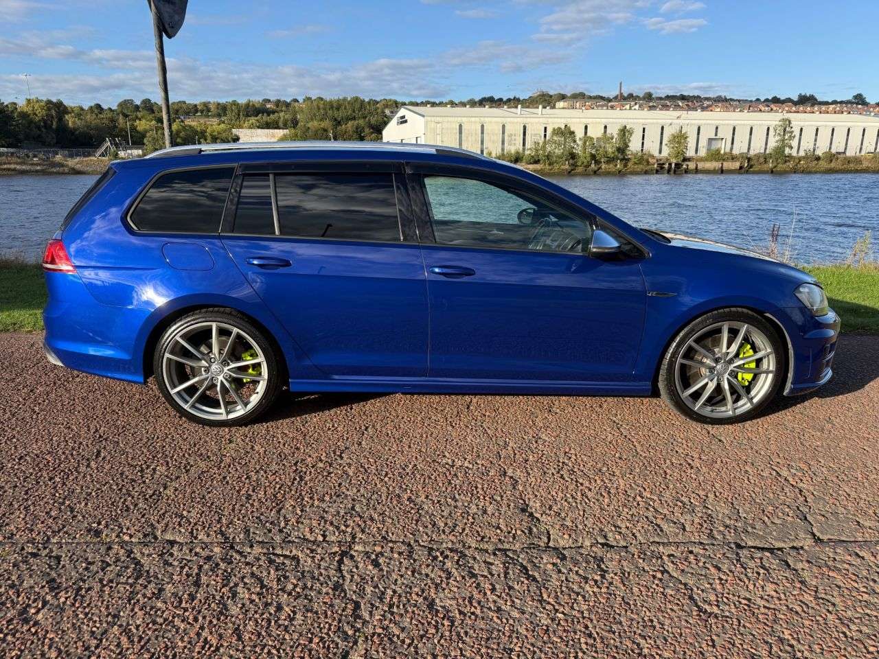 A 2015 VOLKSWAGEN GOLF 2.0 DSG GOLF R 300 BHP ESTATE FULL LEATHER INTERIOR A 2015 VOLKSWAGEN GOLF 2.0 DSG GOLF R 300 BHP ESTATE FULL LEATHER INTERIOR