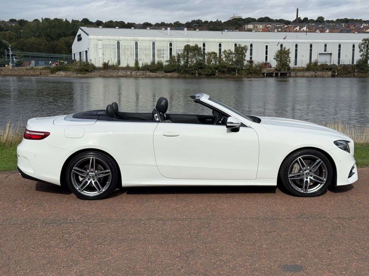 A 2019 MERCEDES-BENZ E CLASS 2.0 E300 GPF AMG Line Cabriolet 2dr Petrol G-Tronic+ Euro 6 (s/s) (245 ps) A 2019 MERCEDES-BENZ E CLASS 2.0 E300 GPF AMG Line Cabriolet 2dr Petrol G-Tronic+ Euro 6 (s/s) (245 ps)