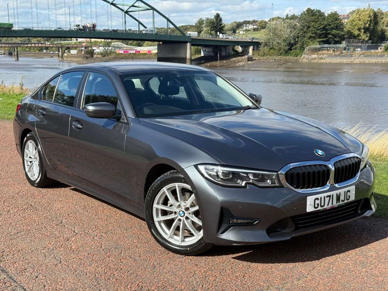 A 2021 BMW 3 SERIES 2.0 318d MHT SE Pro Saloon 4dr Diesel Hybrid Auto Euro 6 (s/s) (150 ps) POW A 2021 BMW 3 SERIES 2.0 318d MHT SE Pro Saloon 4dr Diesel Hybrid Auto Euro 6 (s/s) (150 ps) POW