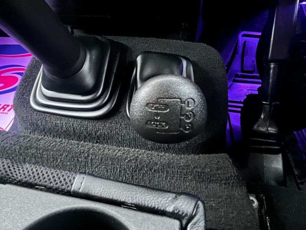 2010 LAND ROVER DEFENDER 2010 LAND ROVER DEFENDER