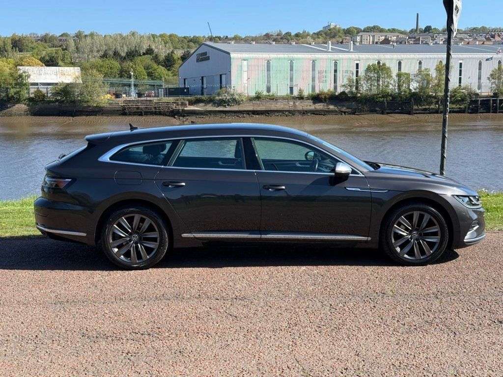 A 2022 VOLKSWAGEN ARTEON 1.4 TSI 13kWh Elegance Shooting Brake 5dr Petrol Plug-in Hybrid DSG Euro 6 A 2022 VOLKSWAGEN ARTEON 1.4 TSI 13kWh Elegance Shooting Brake 5dr Petrol Plug-in Hybrid DSG Euro 6