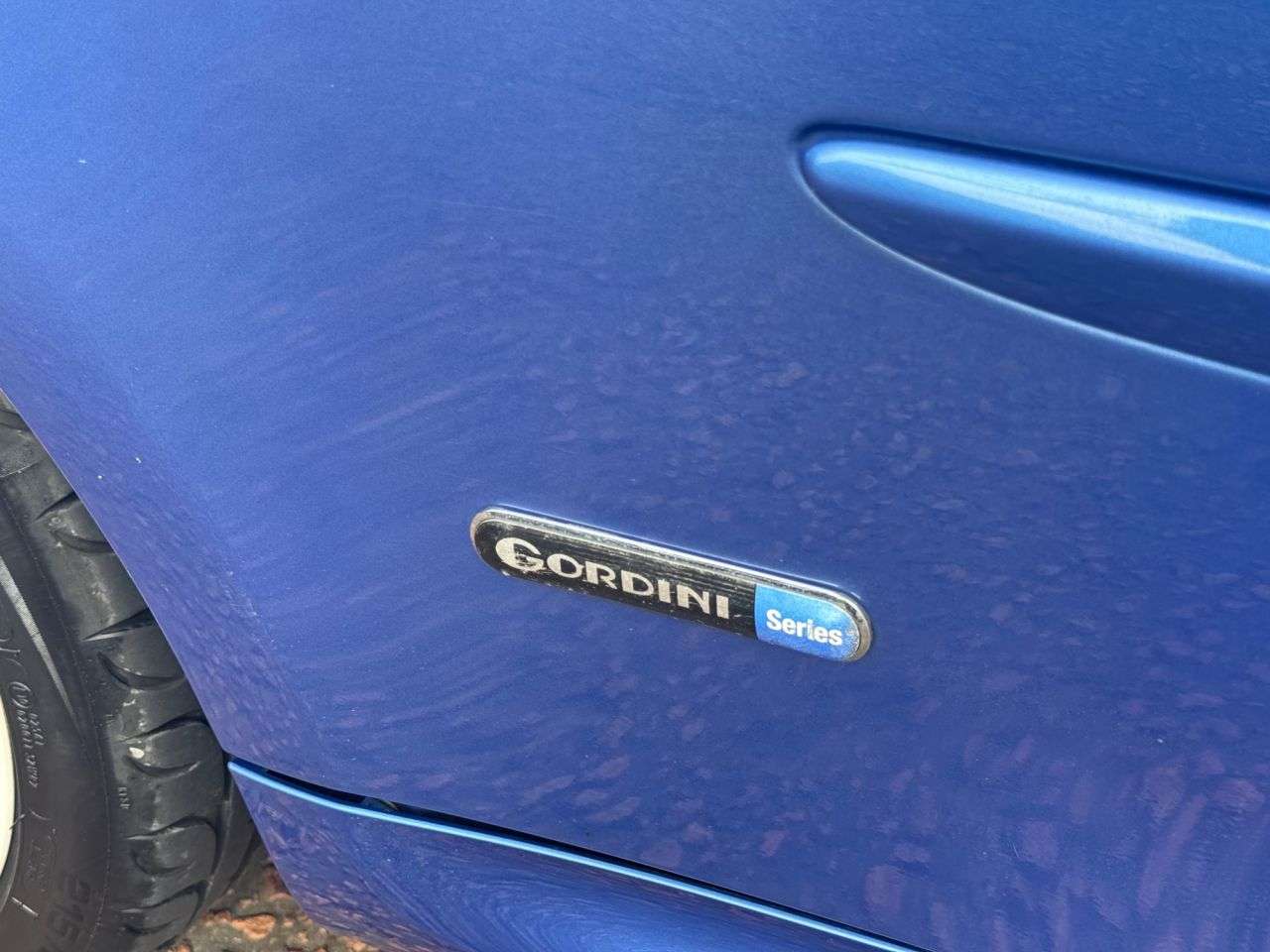 2010 RENAULT CLIO 2010 RENAULT CLIO
