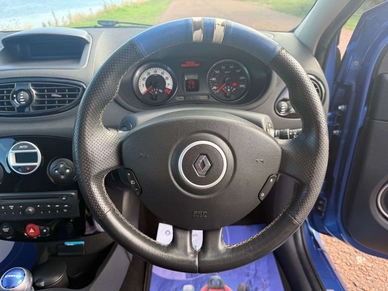2010 RENAULT CLIO 2010 RENAULT CLIO