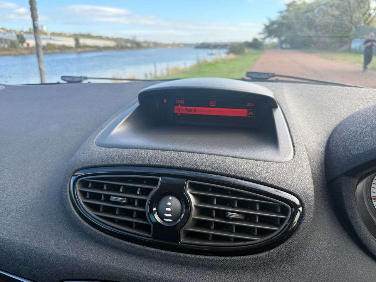 2010 RENAULT CLIO 2010 RENAULT CLIO