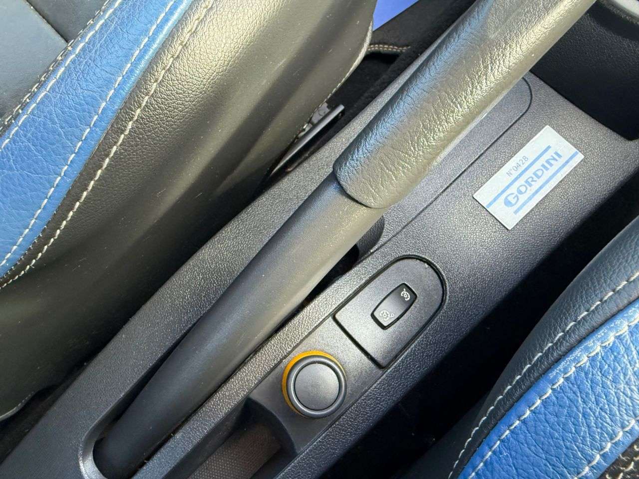 2010 RENAULT CLIO 2010 RENAULT CLIO