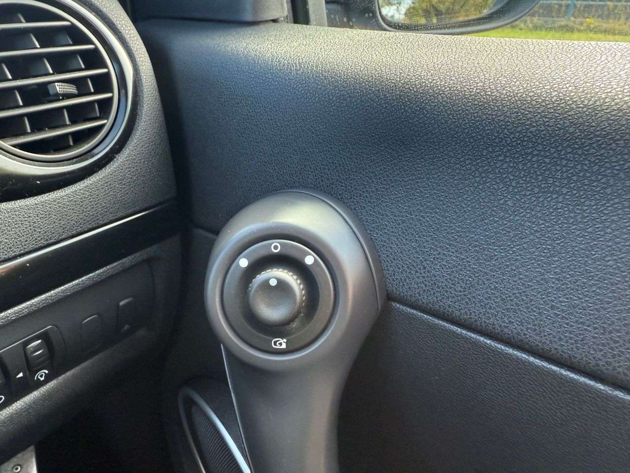 2010 RENAULT CLIO 2010 RENAULT CLIO
