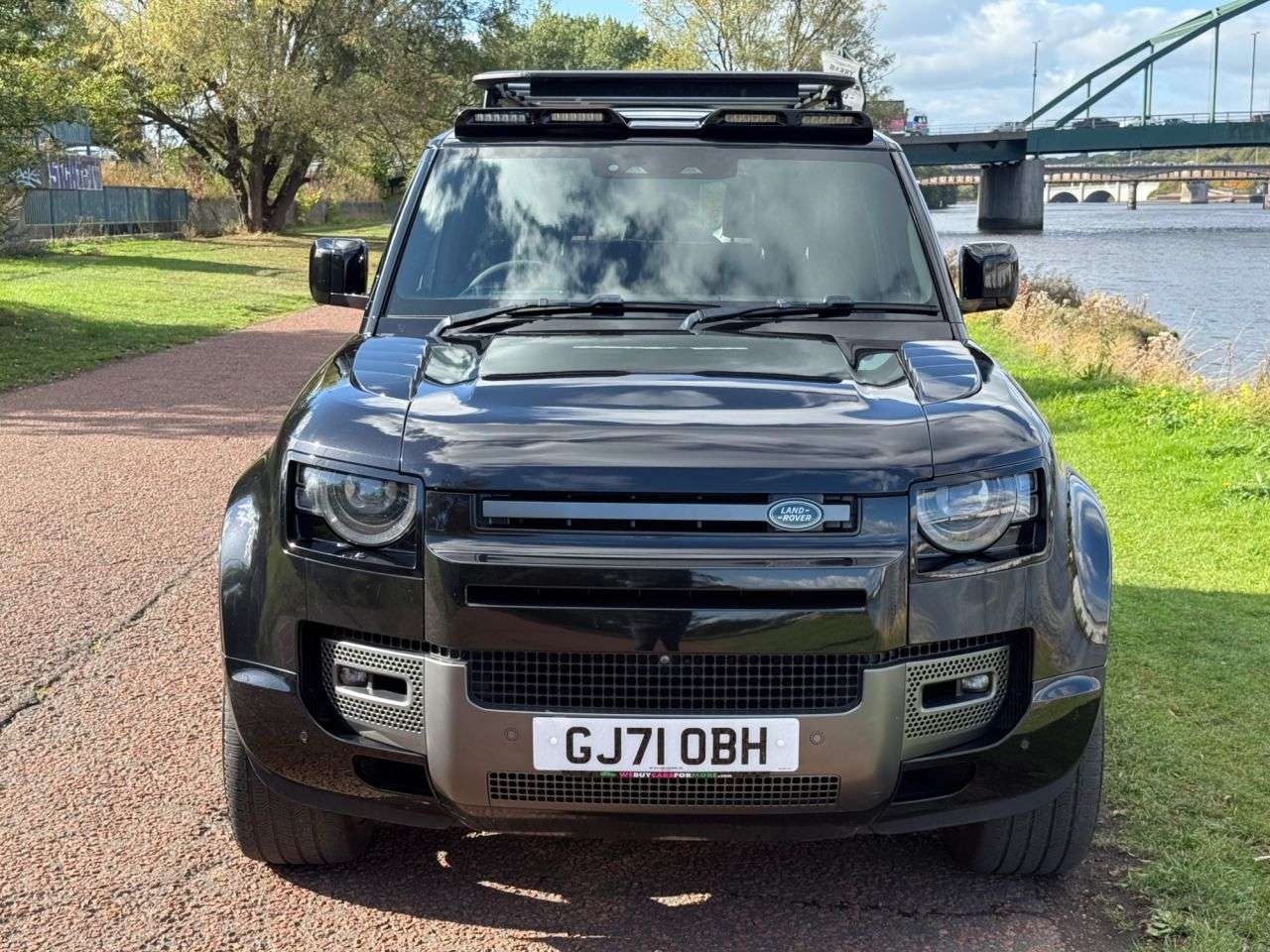 A 2021 LAND ROVER DEFENDER 90 5.0 P525 V8 SUV 3dr Petrol Auto 4WD Euro 6 (s/s) (525 ps) LAND ROVER SERVIC A 2021 LAND ROVER DEFENDER 90 5.0 P525 V8 SUV 3dr Petrol Auto 4WD Euro 6 (s/s) (525 ps) LAND ROVER SERVIC